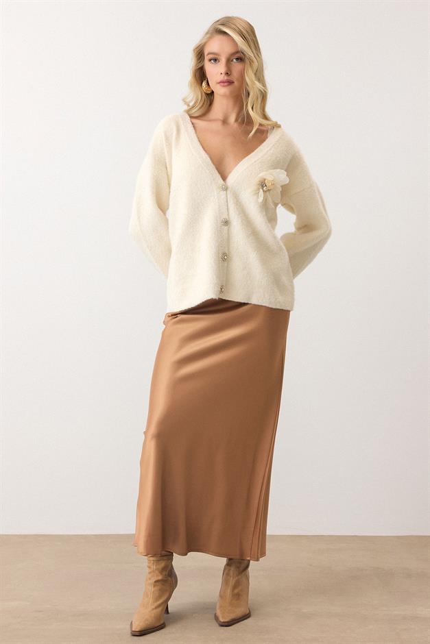 Soft Knit Cardigan with Floral Accessories IVORY 8268
