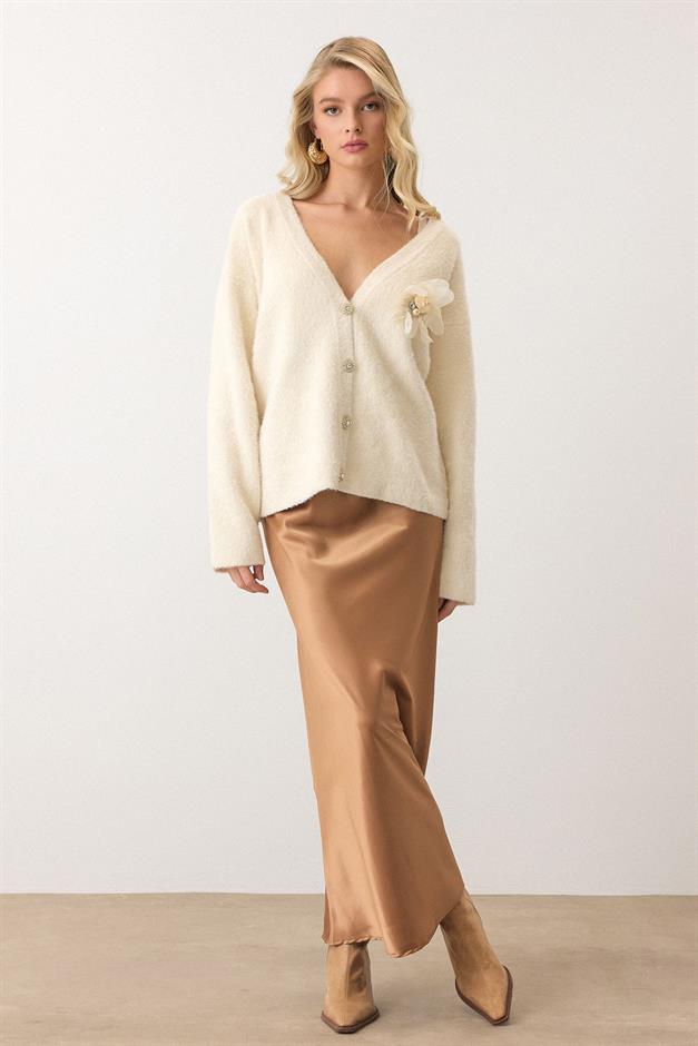 Soft Knit Cardigan with Floral Accessories IVORY 8268