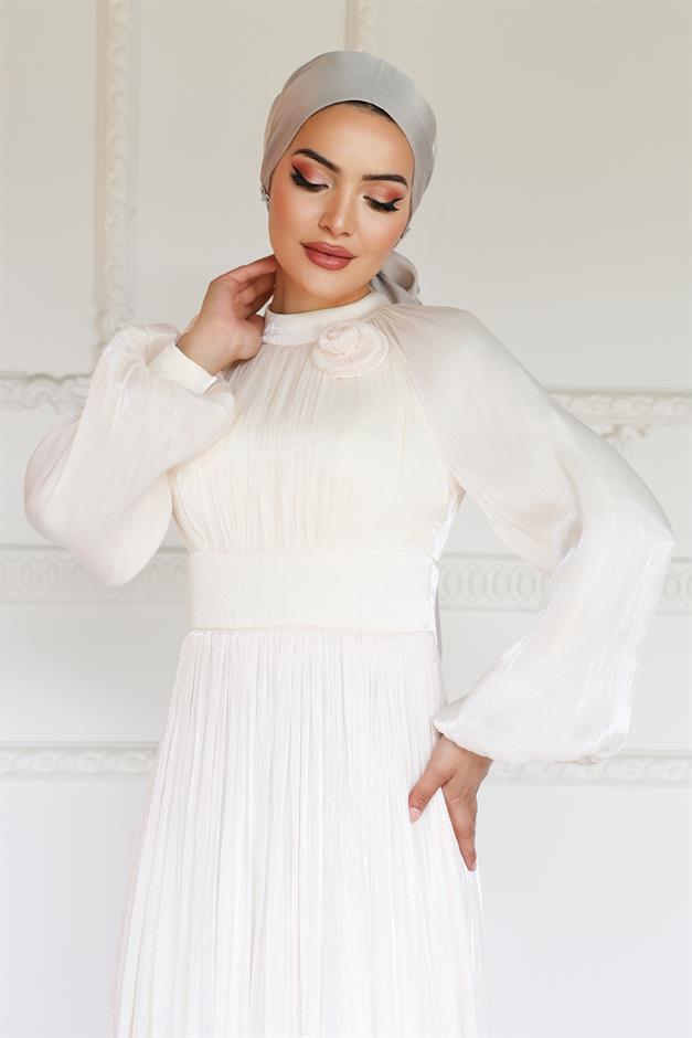 فستان سهرة حرير يوريو مطوي مع تفاصيل زهور العاج 1240