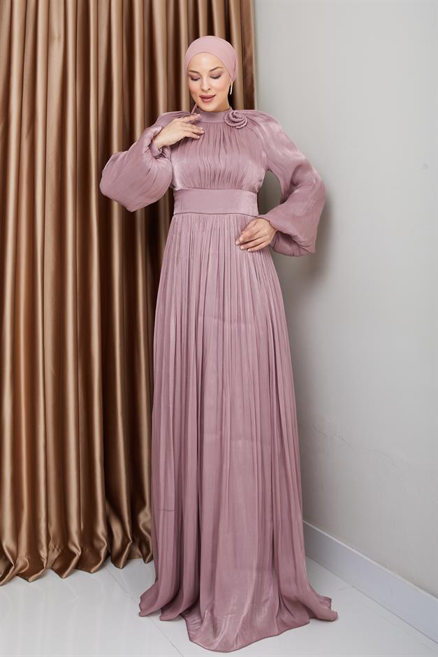 فستان سهرة حرير يوريو مطوي مع تفاصيل زهور وَردَة 1240