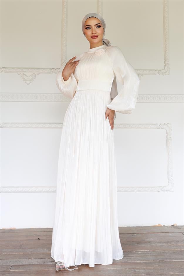 فستان سهرة حرير يوريو مطوي مع تفاصيل زهور العاج 1240