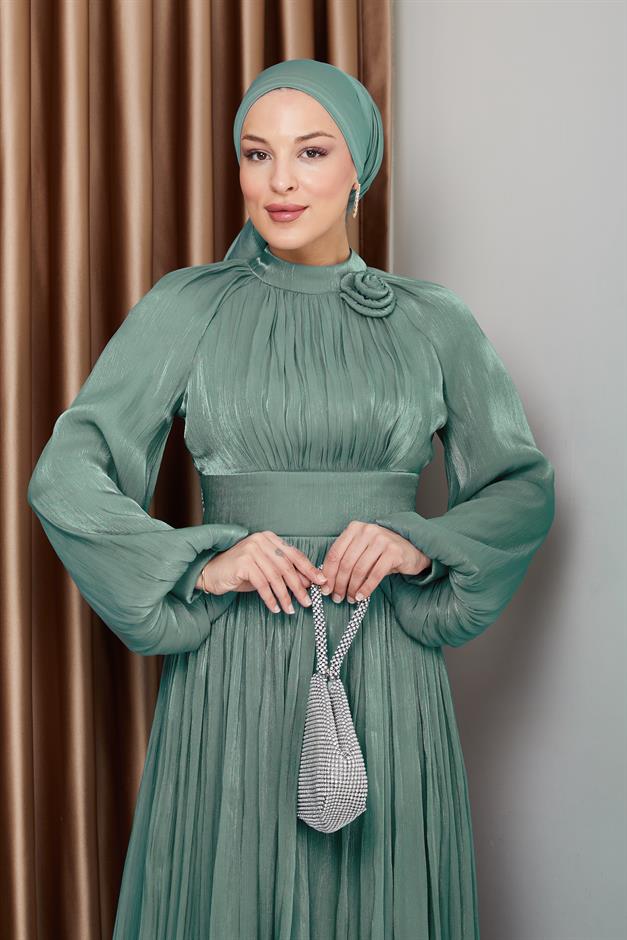 فستان سهرة حرير يوريو مطوي مع تفاصيل زهور أخضر مائي 1240