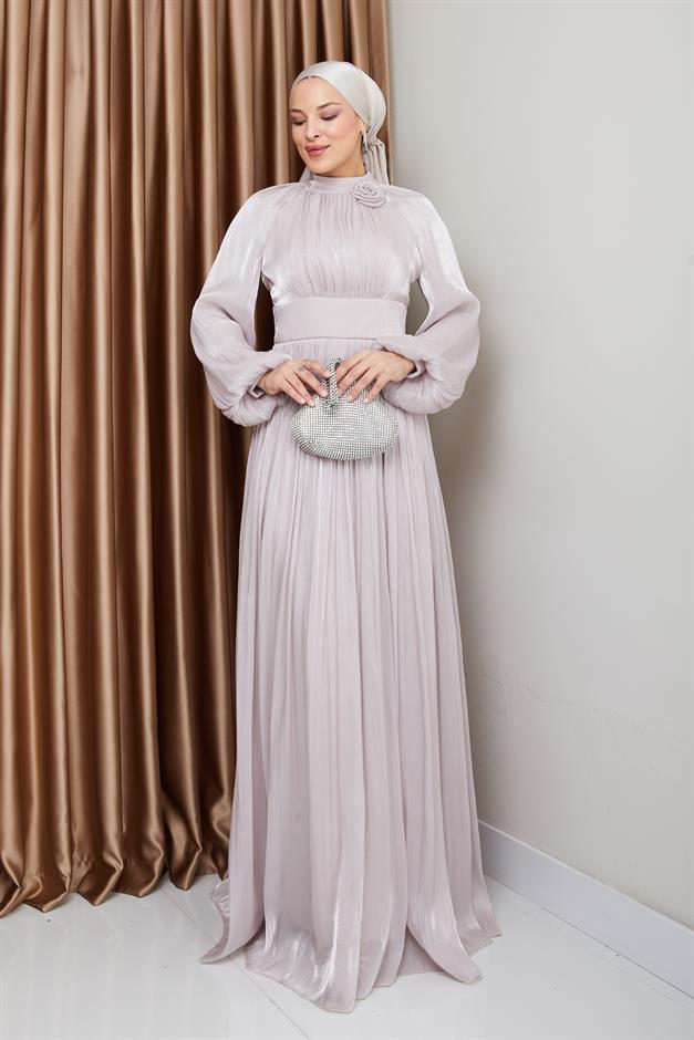 فستان سهرة حرير يوريو مطوي مع تفاصيل زهور حجر 1240