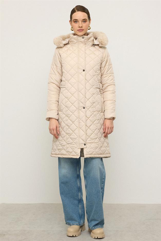 معطف مبطن بغطاء رأس من الفرو القابل للإزالة مع إكسسوارات معدنية حجر 6790