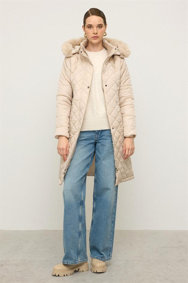 معطف مبطن بغطاء رأس من الفرو القابل للإزالة مع إكسسوارات معدنية حجر 6790