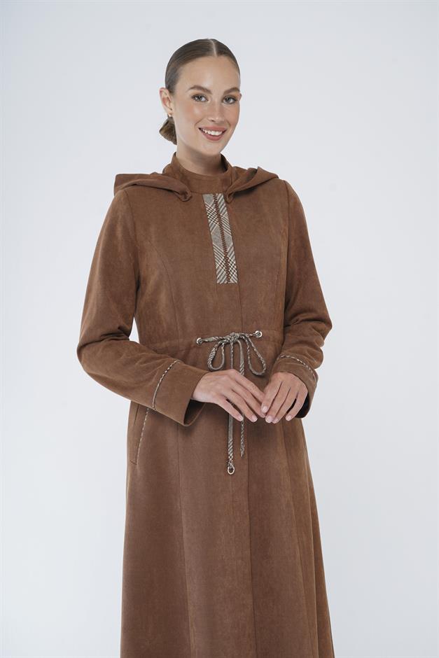 Çıkabilir Kapüşonlu Ekose Detaylı Süet Görünümlü Pardesü TABA 6403