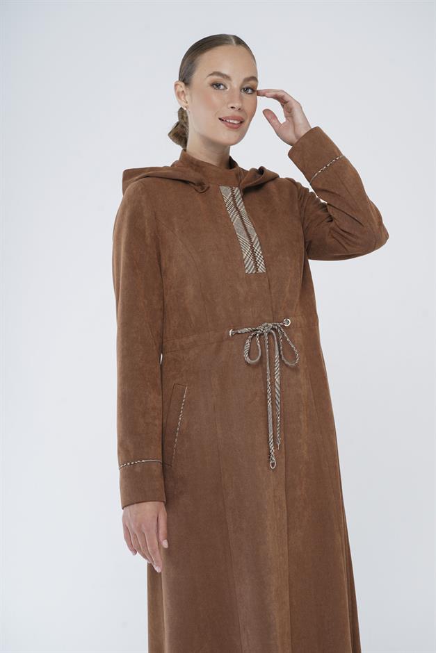 Çıkabilir Kapüşonlu Ekose Detaylı Süet Görünümlü Pardesü TABA 6403