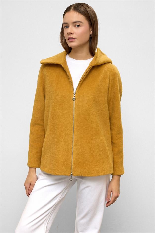 معطف كبير الحجم بغطاء رأس قابل للإزالة وتفاصيل سحاب الخردل 3128