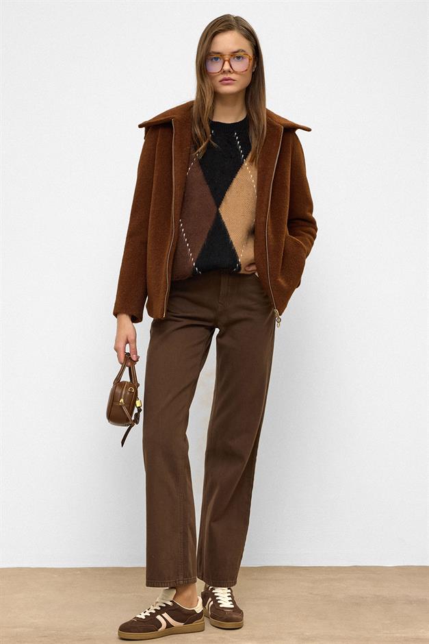 معطف كبير الحجم بغطاء رأس قابل للإزالة وتفاصيل سحاب قهوة 3128