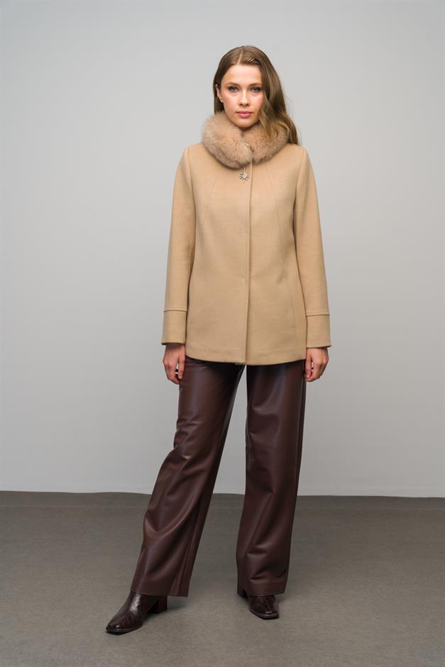 Short Cashmere Coat with Detachable Fur Brooch Detail BEIGE 3053-TK