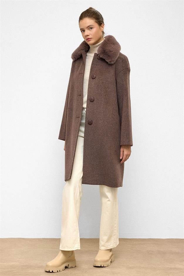 معطف فروي قابل للفصل بأكمام منخفضة ومقاس كبير لاتيه 3089