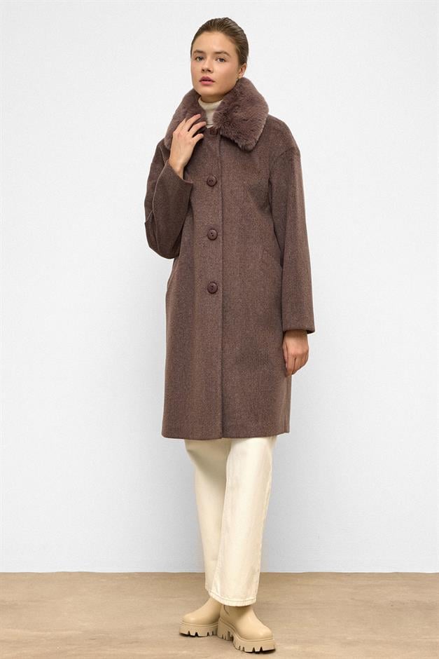 معطف فروي قابل للفصل بأكمام منخفضة ومقاس كبير لاتيه 3089