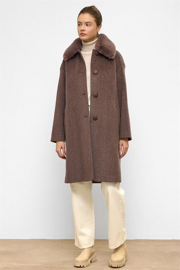 معطف فروي قابل للفصل بأكمام منخفضة ومقاس كبير لاتيه 3089