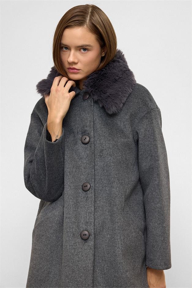 معطف فروي قابل للفصل بأكمام منخفضة ومقاس كبير رمادي غامق 3089