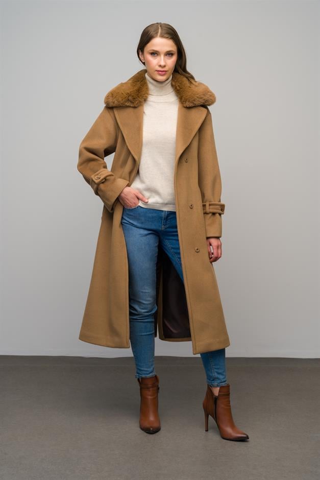 معطف فروي كبير الحجم بأكمام منخفضة وقابل للفصل ك. كامل 3067