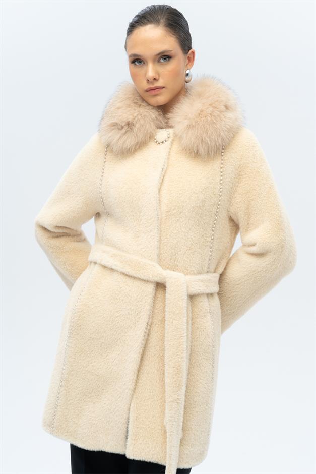 معطف فروي قابل للإزالة بتفاصيل لؤلؤية يفعل 3098-TK