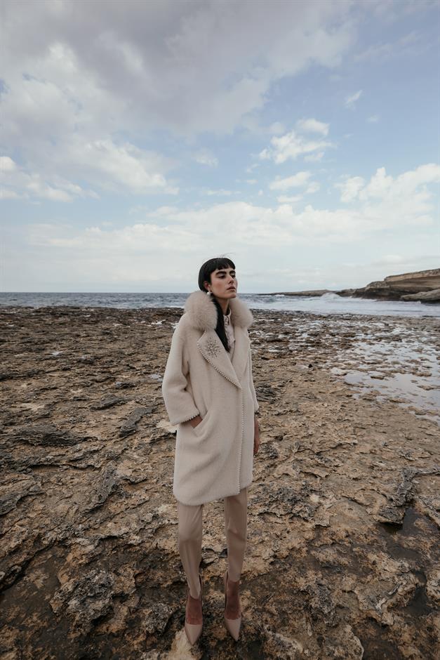 Removable Plush Coat with Fur Embroidery and Pearl Details IVORY 3959-TK
