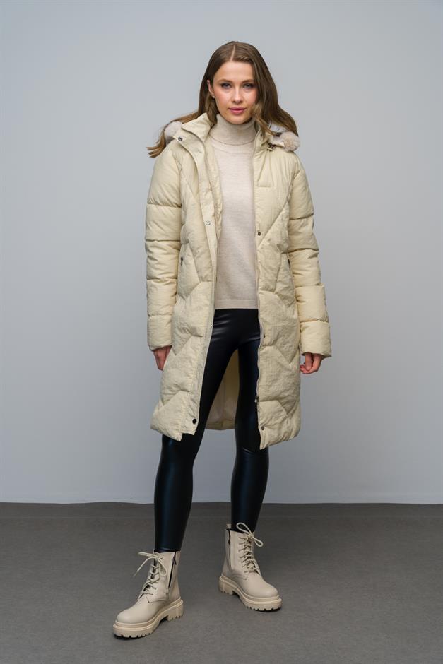 معطف مبطن منقوش بغطاء رأس من الفرو قابل للإزالة يفعل 6620