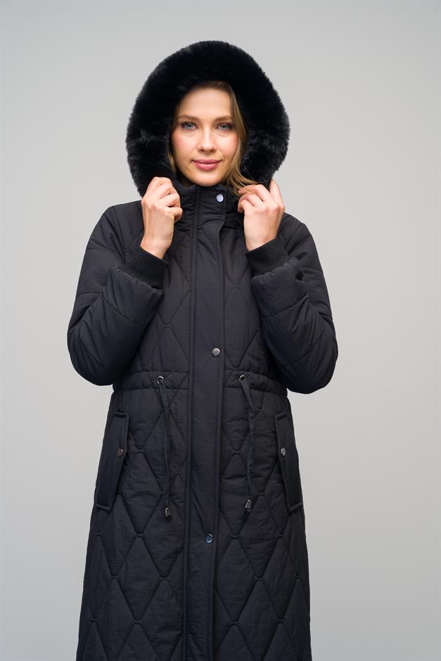 معطف مبطن بتفاصيل ضلعية وغطاء رأس من الفرو القابل للإزالة أسود 6621