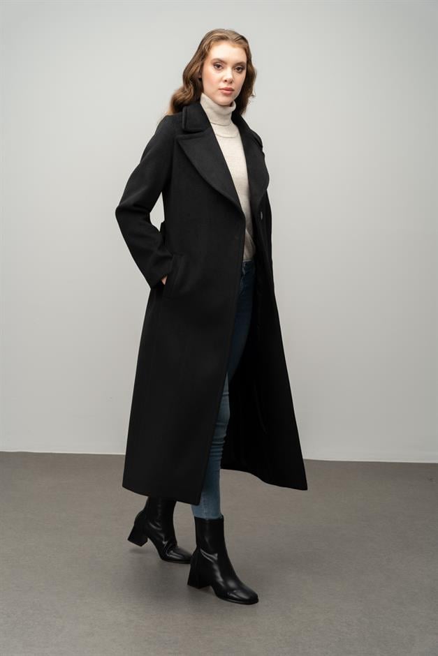 معطف حصري برباط على الخصر مزود بزر كبس أمامي أسود 3057