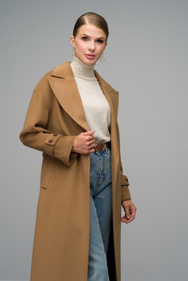 Snap-Front Closure, Low Sleeve, Oversize Coat K. KAMEL 3933