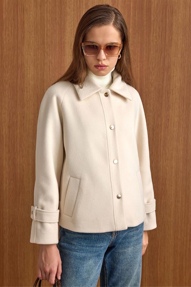 Çıt Çıt Kapamalı Pat Detaylı Kısa Kaban EKRU 3163