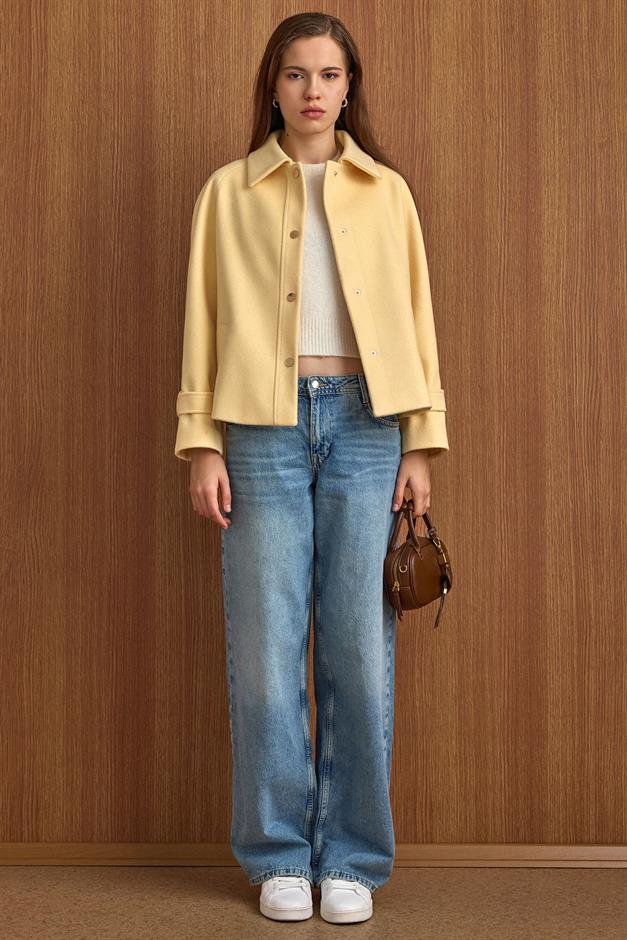 Çıt Çıt Kapamalı Pat Detaylı Kısa Kaban SARI 3163