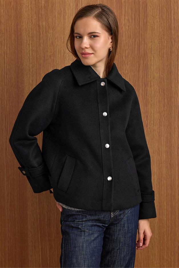 Çıt Çıt Kapamalı Pat Detaylı Kısa Kaban SİYAH 3163