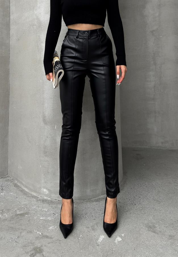 بنطلون ضيق بتفاصيل مخيطة ومظهر جلدي أسود 7562