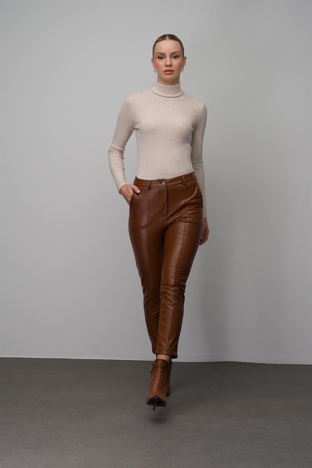 بنطلون ضيق بتفاصيل مخيطة ومظهر جلدي التبغ 7562