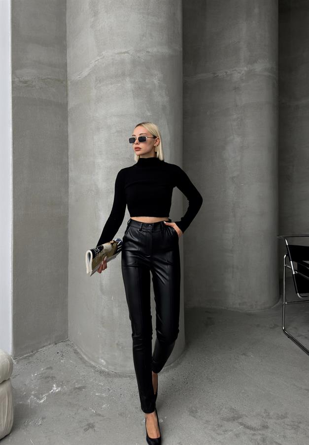 بنطلون ضيق بتفاصيل مخيطة ومظهر جلدي أسود 7562