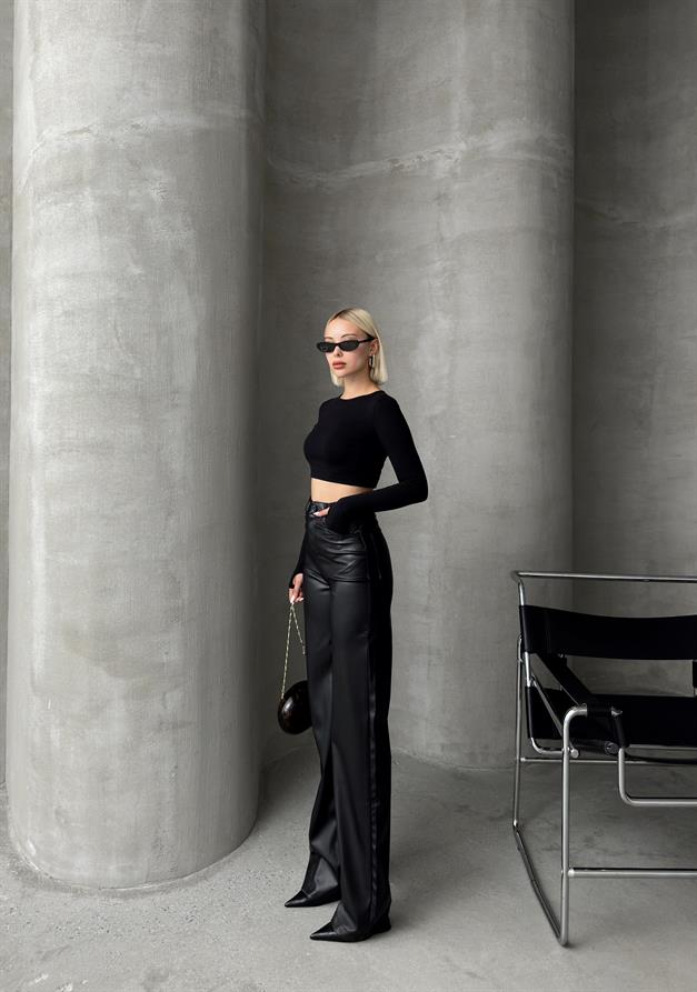 بنطلون واسع الساق بمظهر جلدي أسود 7564