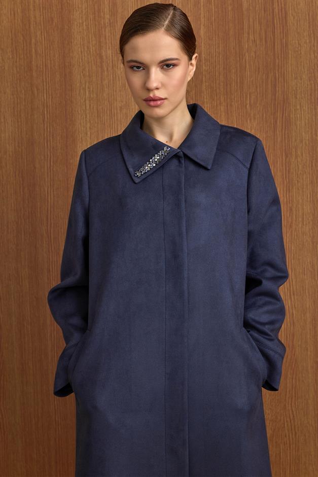Devrik Yaka Taş Detaylı Süet Görünümlü Büyük Beden Pardesü LACİVERT 6795