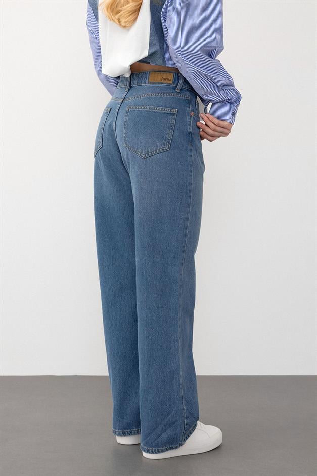 بنطال جينز واسع الساق بقصة مريحة وخصر منخفض أزرق 7570
