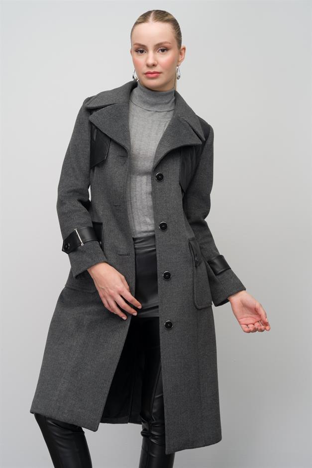 معطف رجالي من الجلد مع تفاصيل العباءة والقلنسوة رمادي غامق 3083