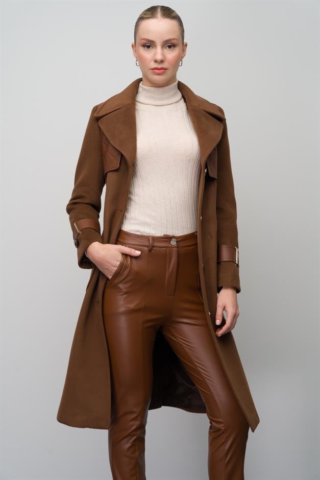 معطف رجالي من الجلد مع تفاصيل العباءة والقلنسوة التبغ 3083