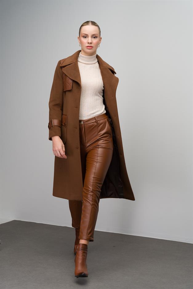 معطف رجالي من الجلد مع تفاصيل العباءة والقلنسوة التبغ 3083