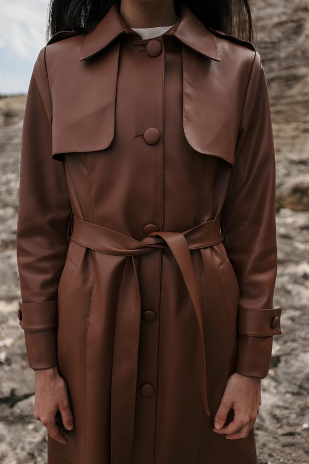 Long Leather Trench Coat with Shirt Collar, Epaulettes and Cape Details CAMEL 6607