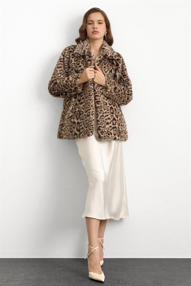 Gömlek Yaka Leopar Desenli Suni Kürk Ceket BEJ 1016