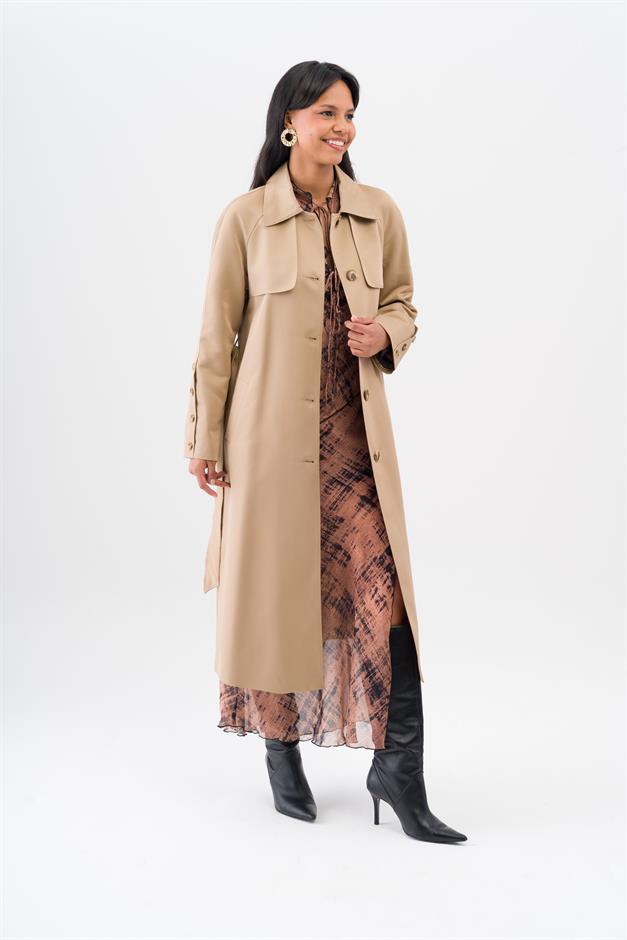 Gömlek Yaka Pelerin Detaylı Reglan Kol Su İtici Özellikli Astarlı Ara Boy Trençkot KAMEL 6530