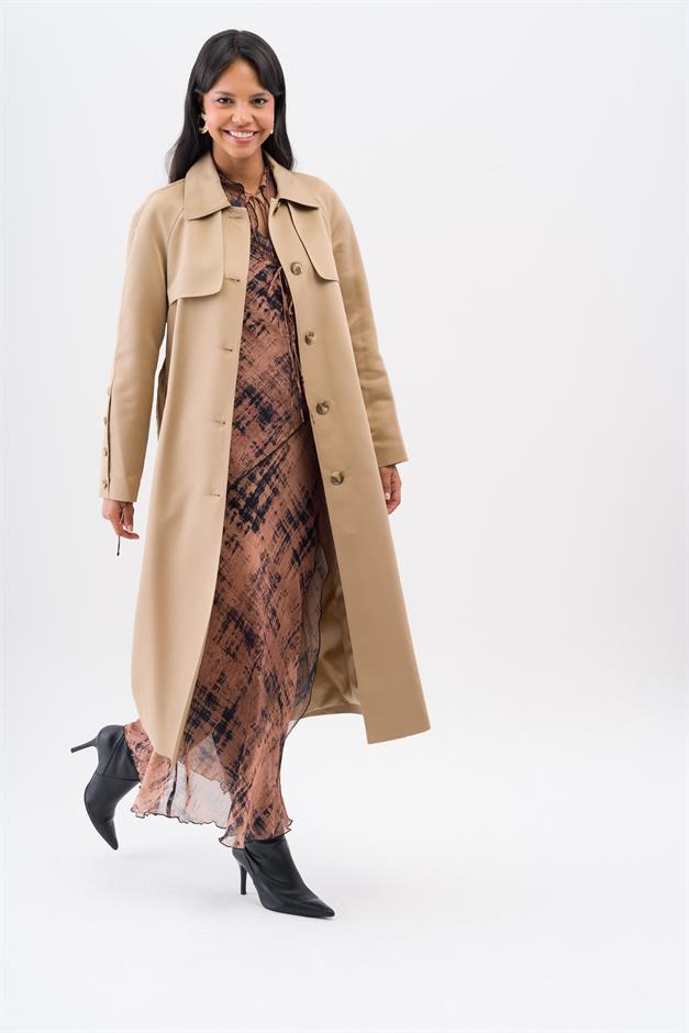 Gömlek Yaka Pelerin Detaylı Reglan Kol Su İtici Özellikli Astarlı Ara Boy Trençkot KAMEL 6530