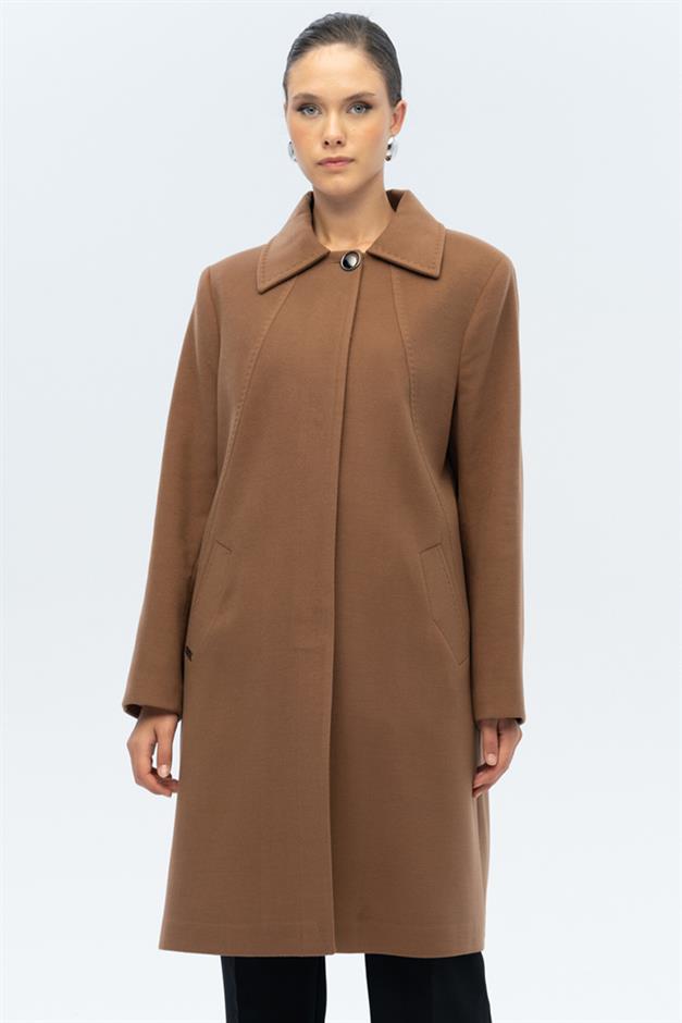 معطف بمقاس كبير مع ياقة قميص وتفاصيل منقطة التبغ 3117