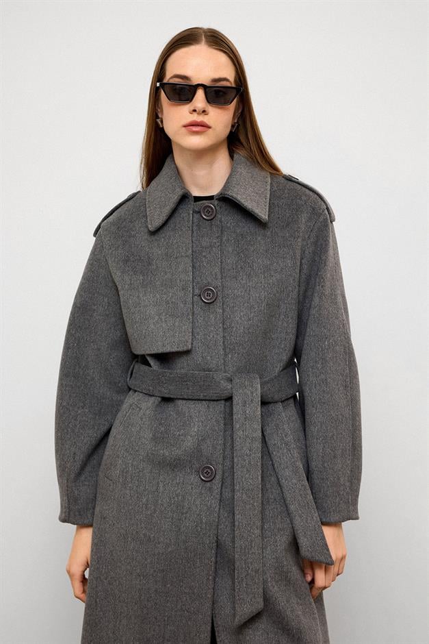 معطف فاخر مع ياقة قميص وتفاصيل غرزة منقطة رمادي 3125
