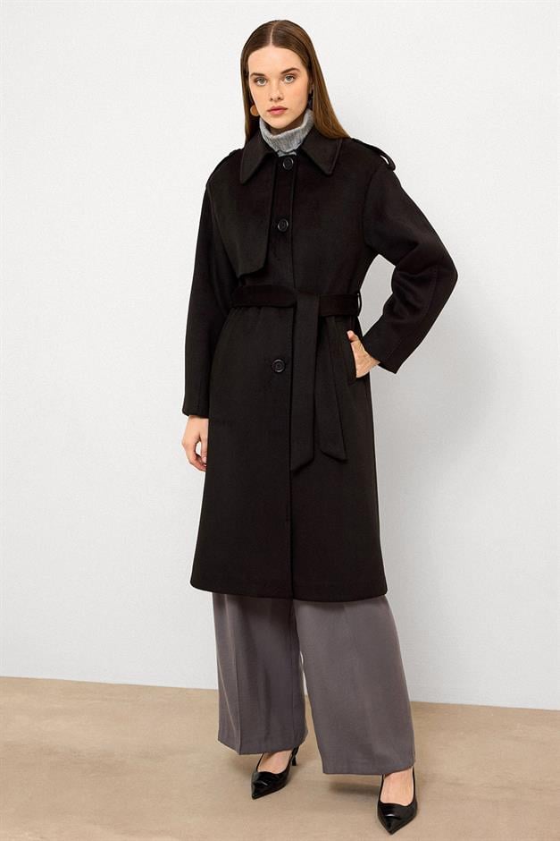 معطف فاخر مع ياقة قميص وتفاصيل غرزة منقطة أسود 3125