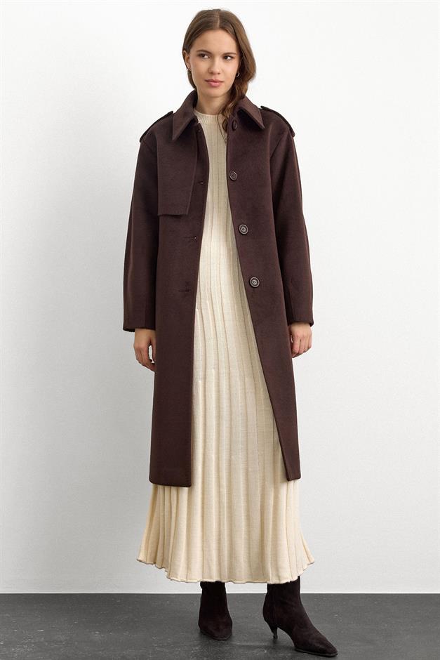 معطف فاخر مع ياقة قميص وتفاصيل غرزة منقطة قهوة 3125