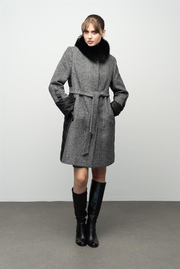 Plaid Cashmere Coat with Detachable Fur and Quilted Garnish and a Mandarin Collar BLACK 3994-TK