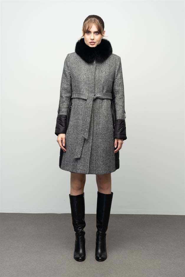 Plaid Cashmere Coat with Detachable Fur and Quilted Garnish and a Mandarin Collar BLACK 3994-TK