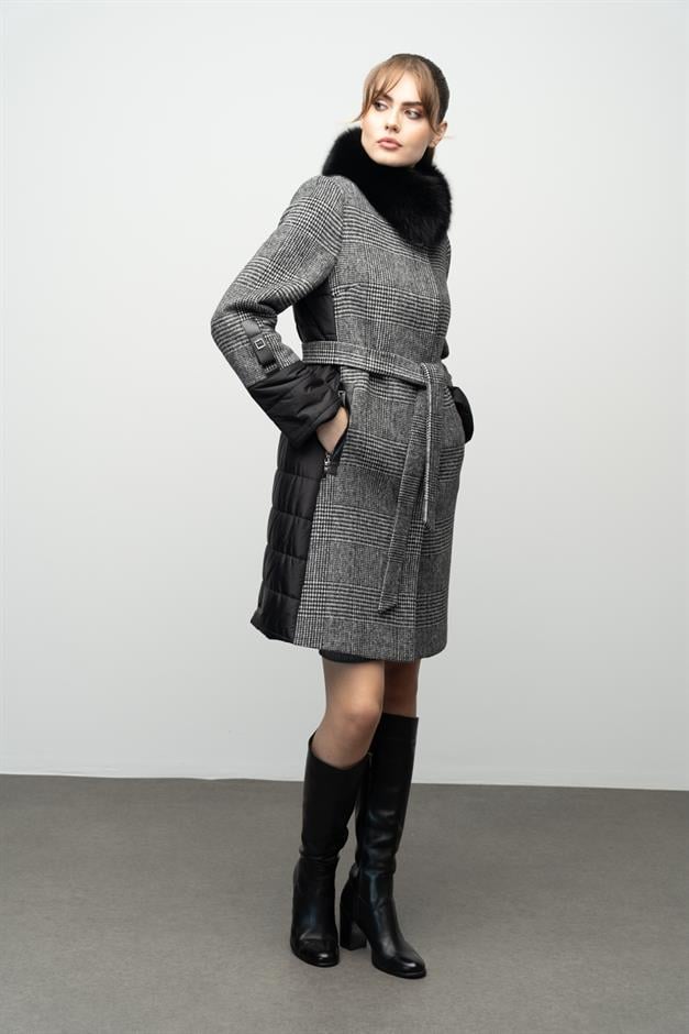 Plaid Cashmere Coat with Detachable Fur and Quilted Garnish and a Mandarin Collar BLACK 3994-TK