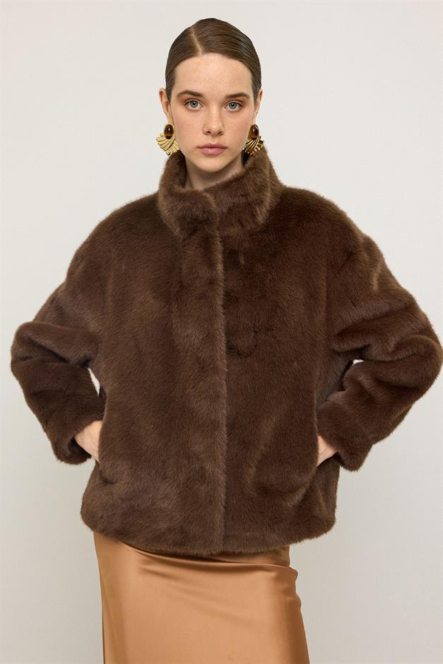 سترة حصرية بمظهر الفرو مع طوق الجد قهوة 1005