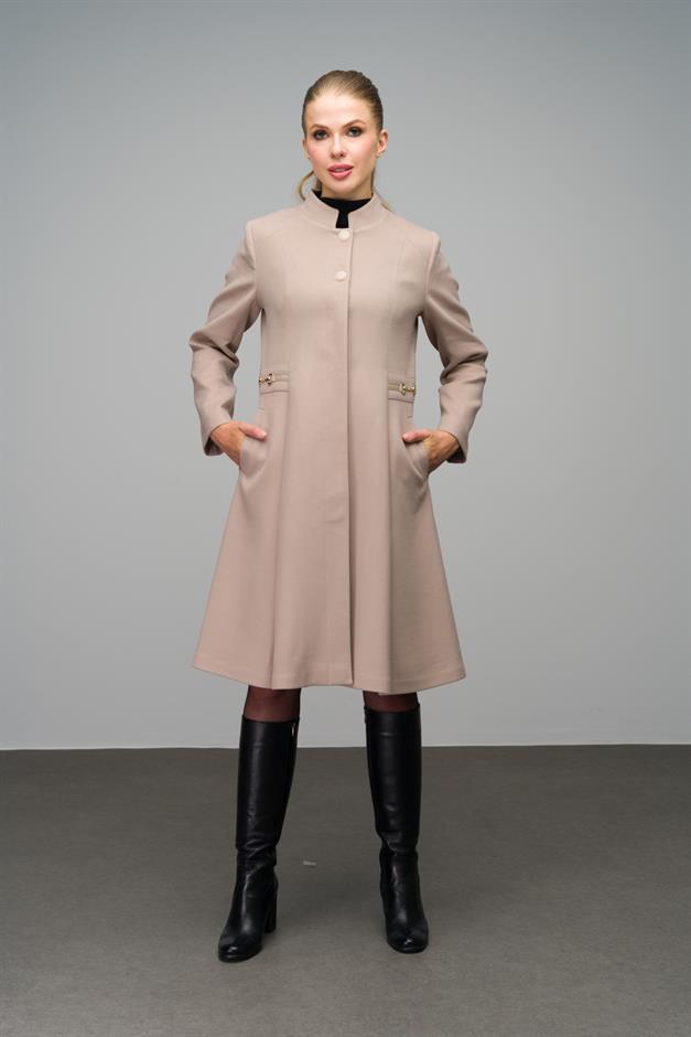 معطف واسع مع طوق قاضي وإكسسوارات معدنية حجر 3054